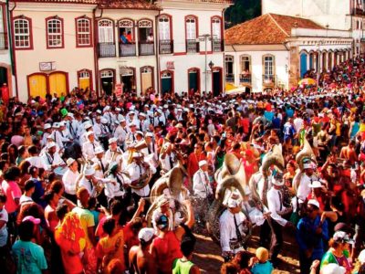 Foliões no carnaval em Ouro Preto